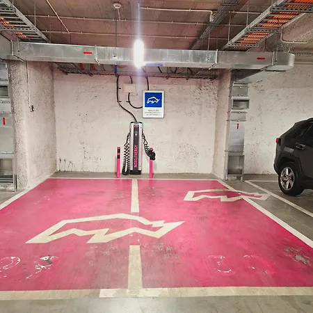 5 Pietro Apartamentowca W Sercu Poznania Lägenhet